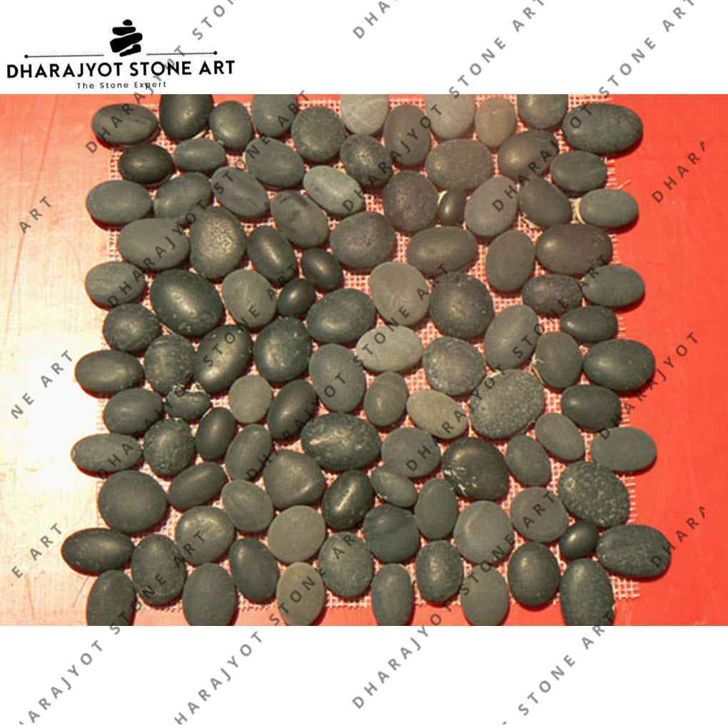 Round Black River Normal Pebble Mosaic